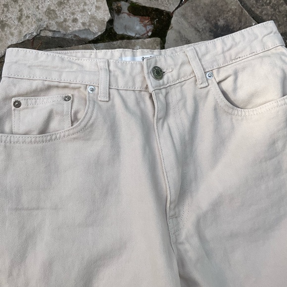 Stradivarius straight jean with rips - Picture 3 of 4